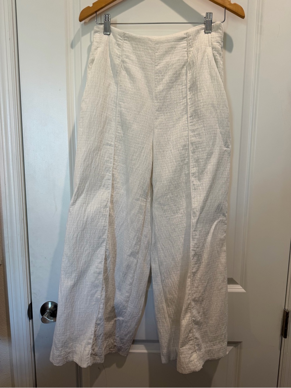 Maeve Anthropologie White Textured Wide Leg‎ Pants Women's Size 6 Gauze